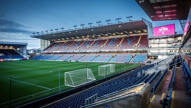 Reunited  Astropay renews sponsorship with Burnley Football Club for the 2021 22 season